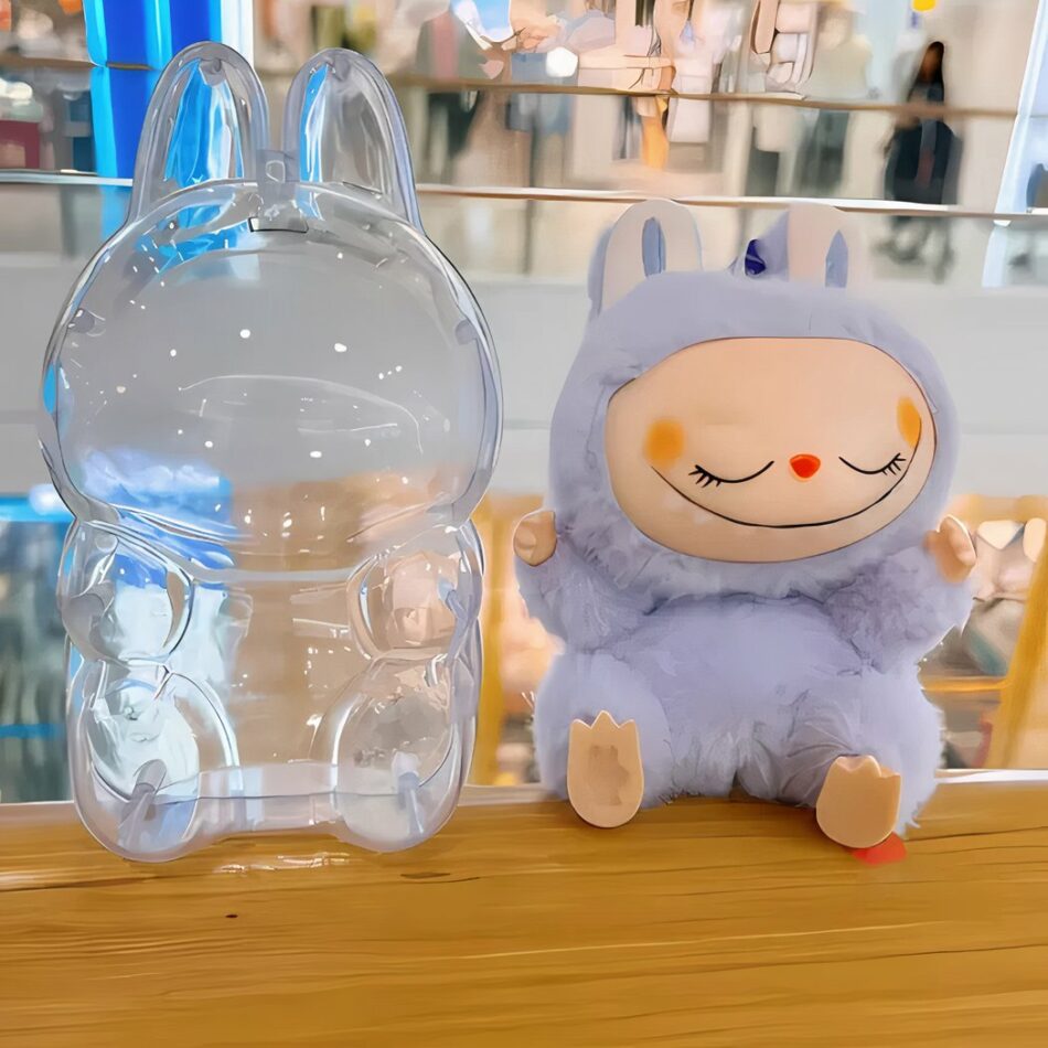 Beschermhoes voor Labubu-stijl pluche speelgoed in zittende positie