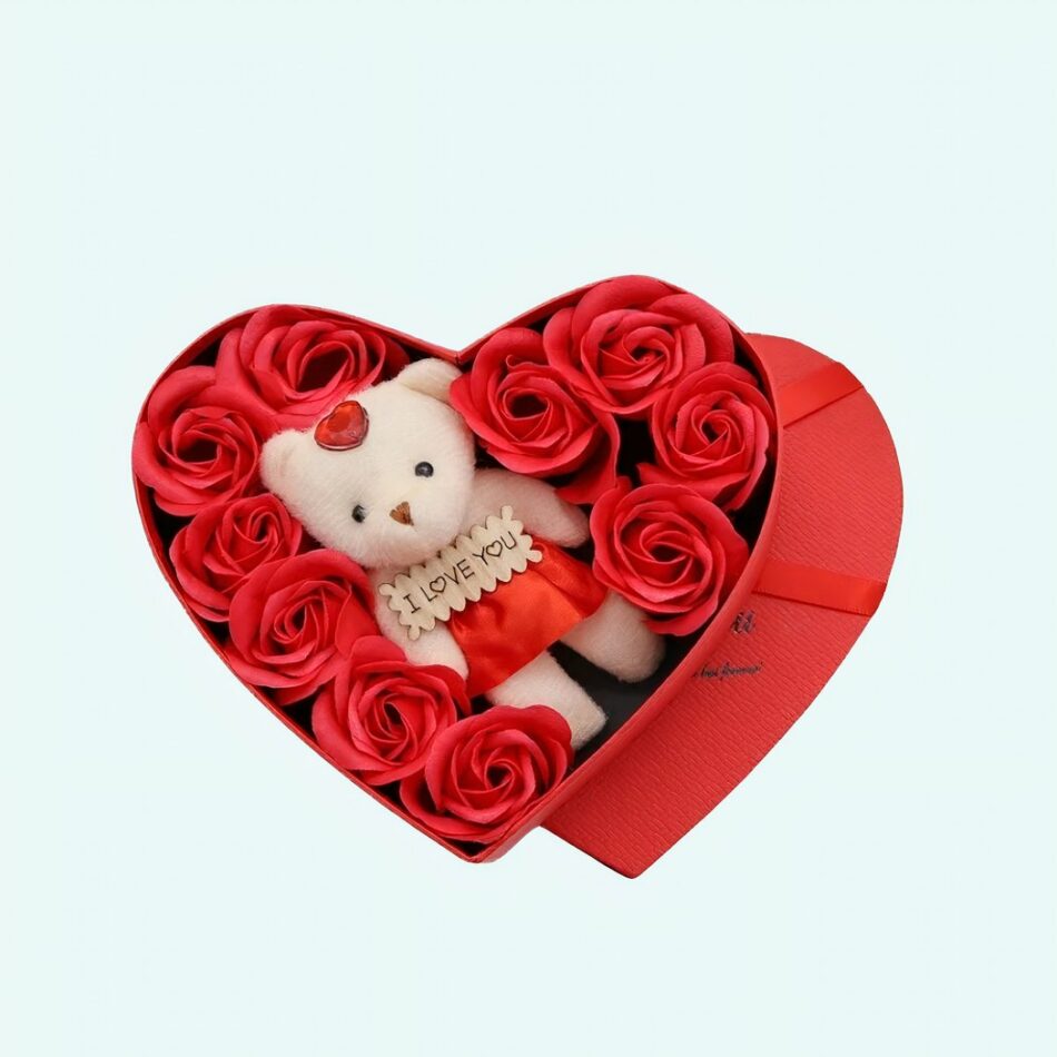 Cadeauset met hartvormige zeep en teddybeer