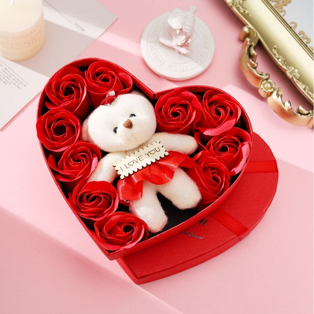 Cadeauset met hartvormige zeep en teddybeer