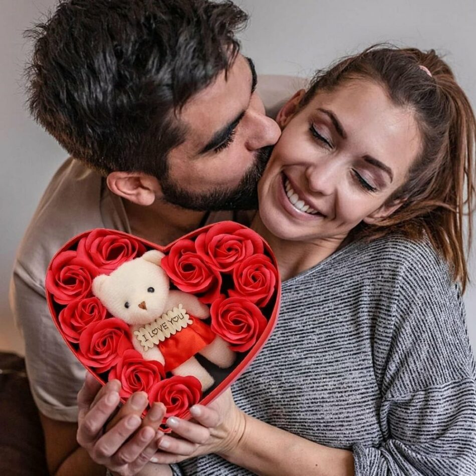 Cadeauset met hartvormige zeep en teddybeer