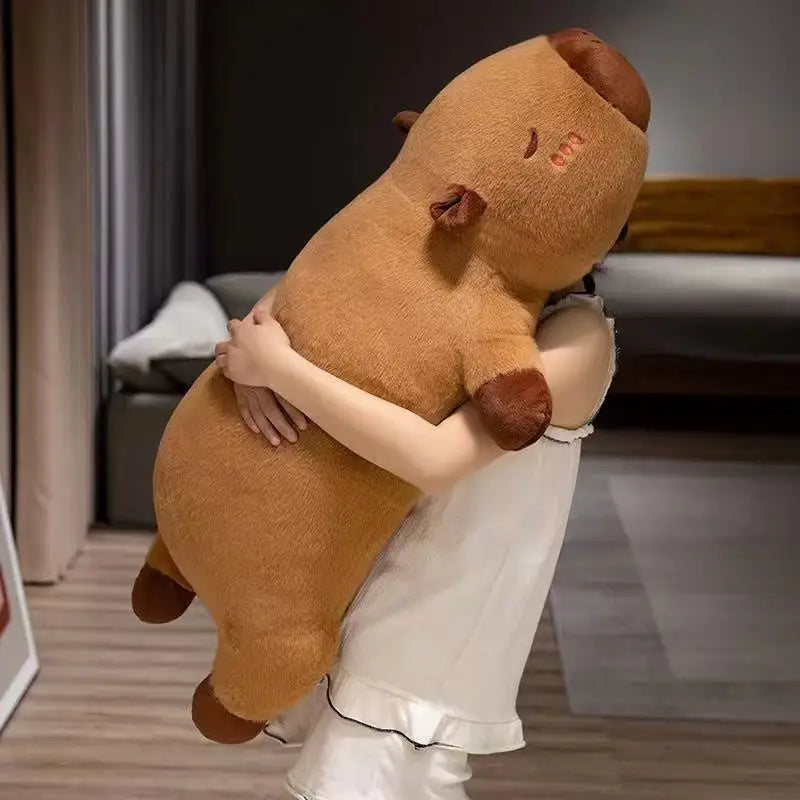 Liggende Capybara Knuffelkussen 45 en 65 cm