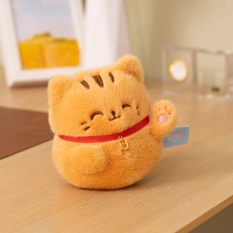 Gelukskat Knuffel 15 cm | Maneki Neko met Geluid, 4 Kleuren