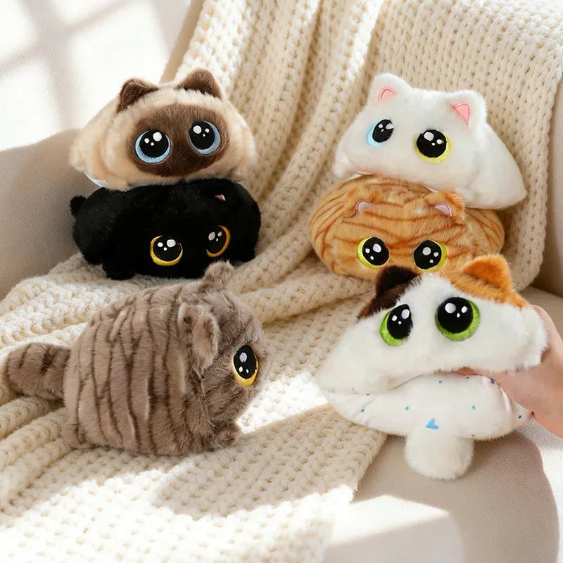 Liggende Kat Knuffel 15 cm | Britse Korthaar, Siamees of Lapjeskat De Knuffel