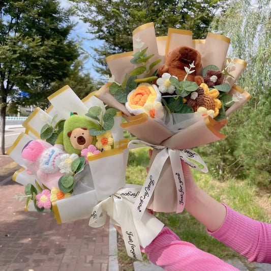 Capybara Knuffel met Gehaakte Bloemen