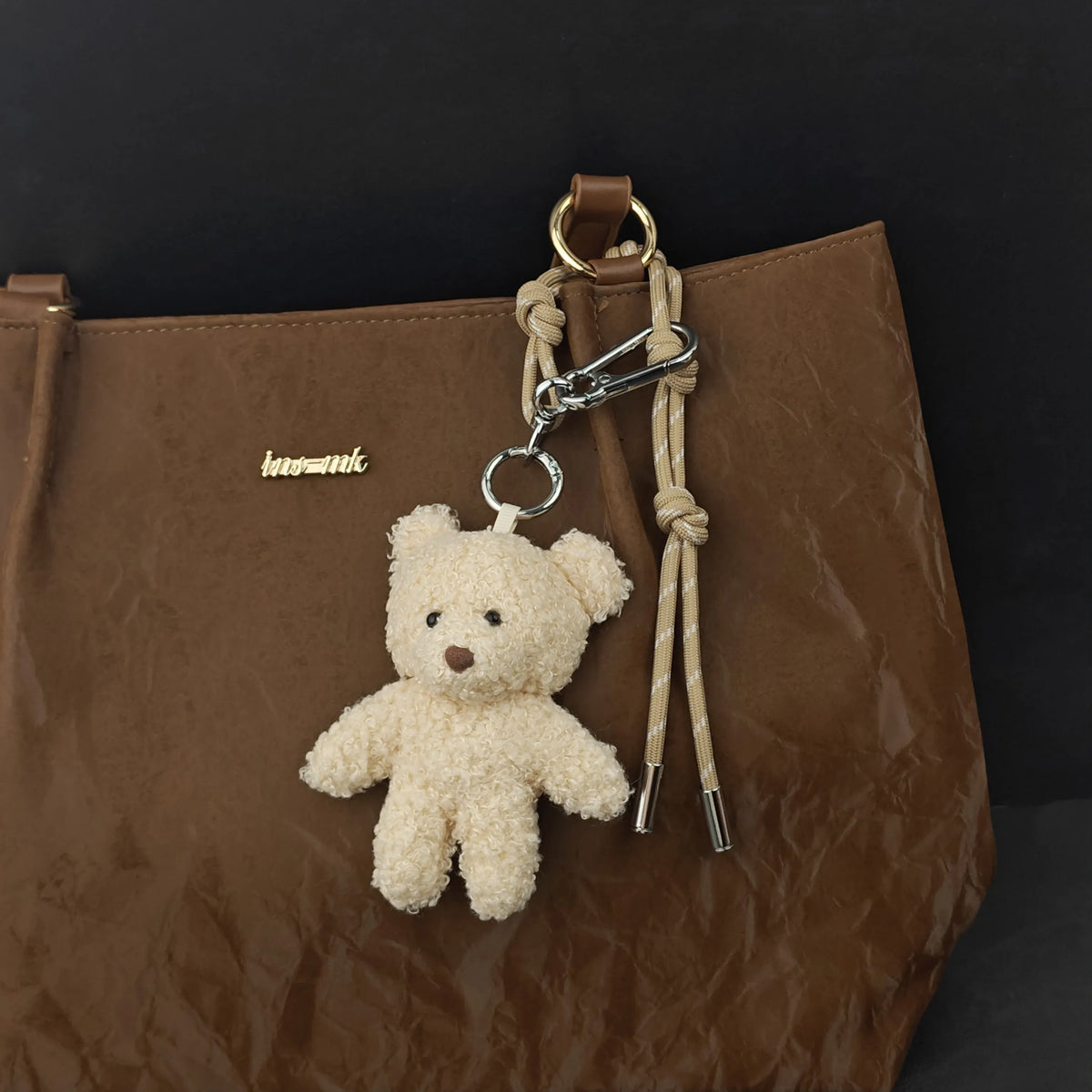 Beer Knuffel Bag Charm | Pluche Tashanger Kaki of Koffiebruin De Knuffel Kaki