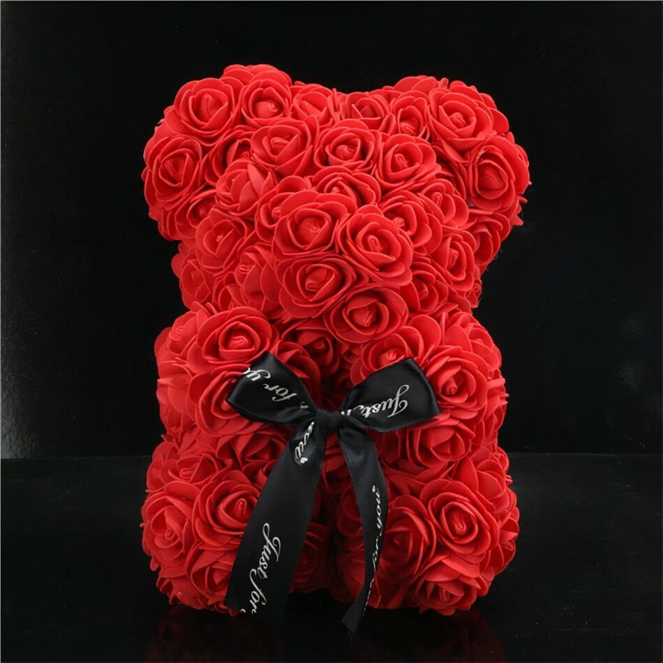 Beertje en Kunstmatige Rozen met Strik voor Valentijnsdag De Knuffel