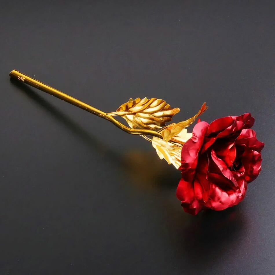Beertje en Kunstmatige Rozen met Strik voor Valentijnsdag De Knuffel