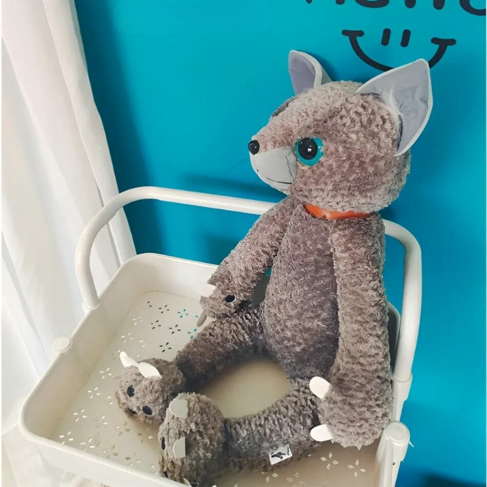Beige Knuffel Kat Zittend Realistische Speelgenoot Troostknuffel De Knuffel