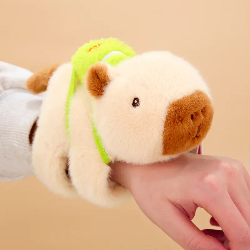 Capybara Knuffel Klaparmband 23 cm | Pluche Armband De Knuffel