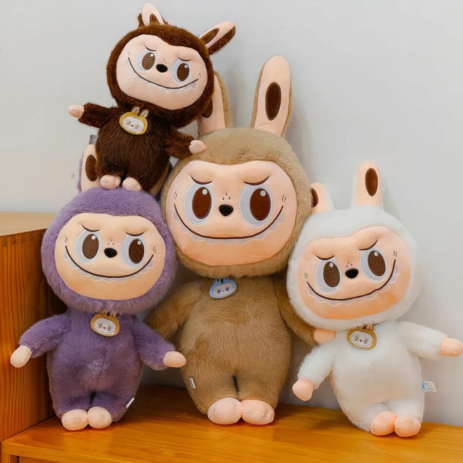 Dikke Labubu Knuffel Grote Pluche Met Speels Gezicht De Knuffel