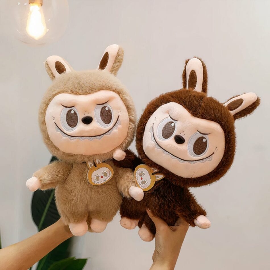 Dikke Labubu Knuffel Grote Pluche Met Speels Gezicht De Knuffel