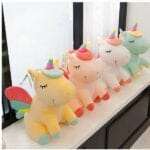 Gele Eenhoorn Knuffel Met Regenboogaccent De Knuffel