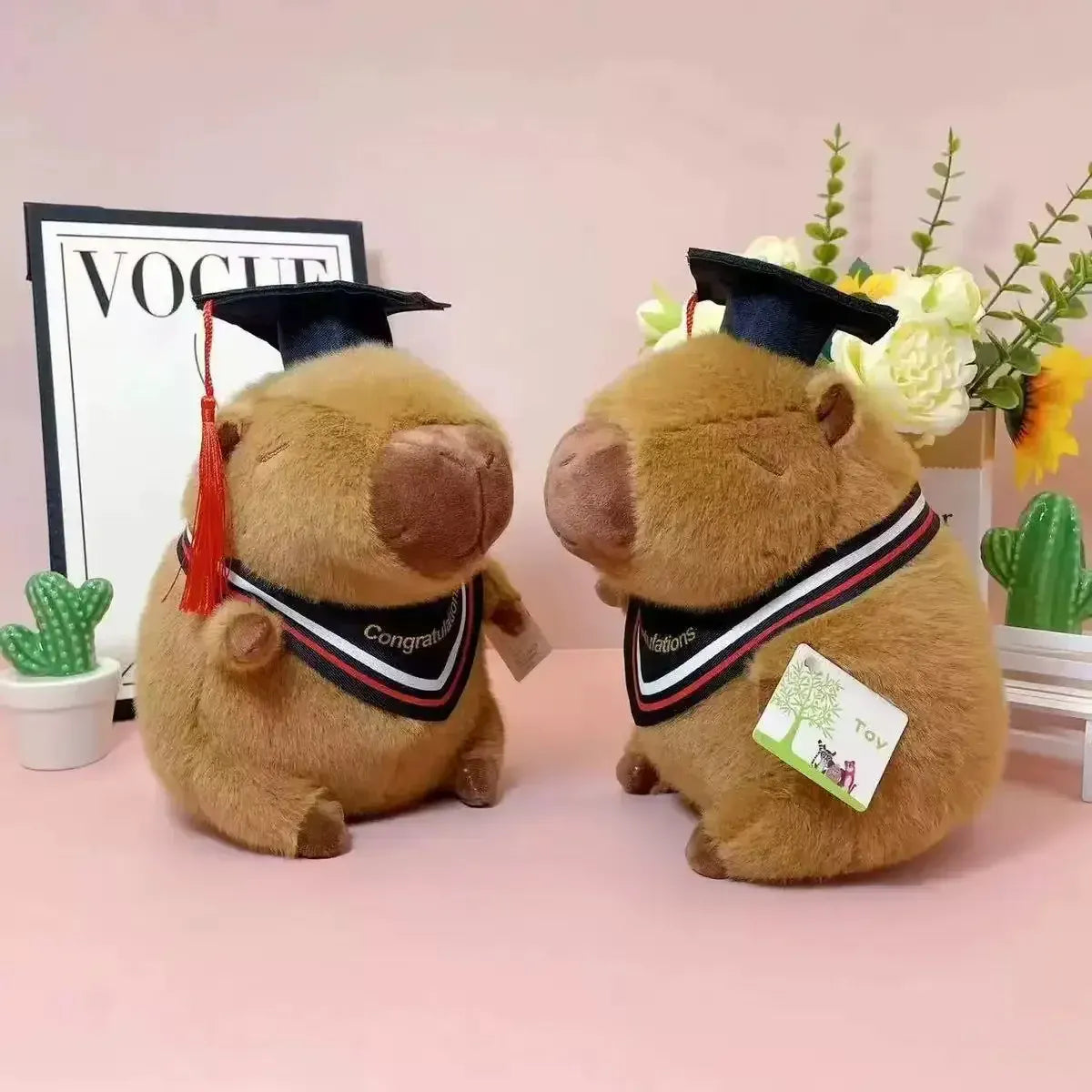 Geslaagd Capybara Knuffel 23 cm | Pluche Capybara met Afstudeerhoed De Knuffel