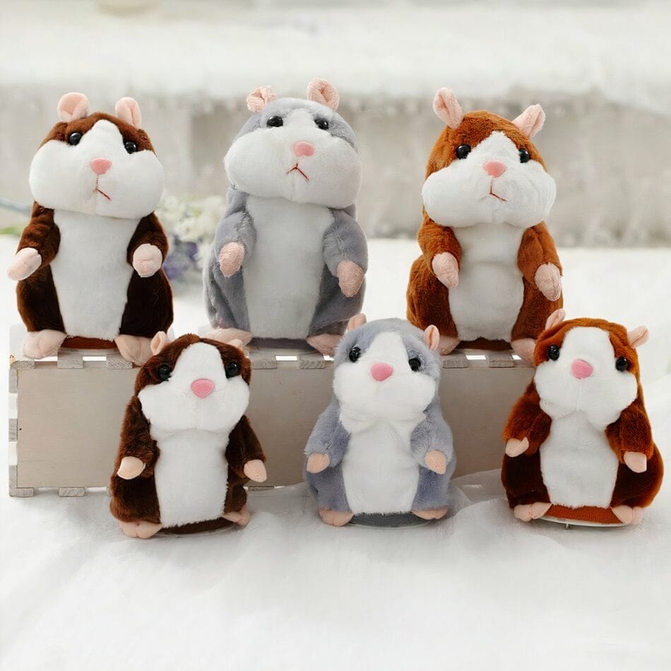 Grijze Pluche Knuffel Hamster Met Praatfunctie En Zingt Af En Toe De Knuffel