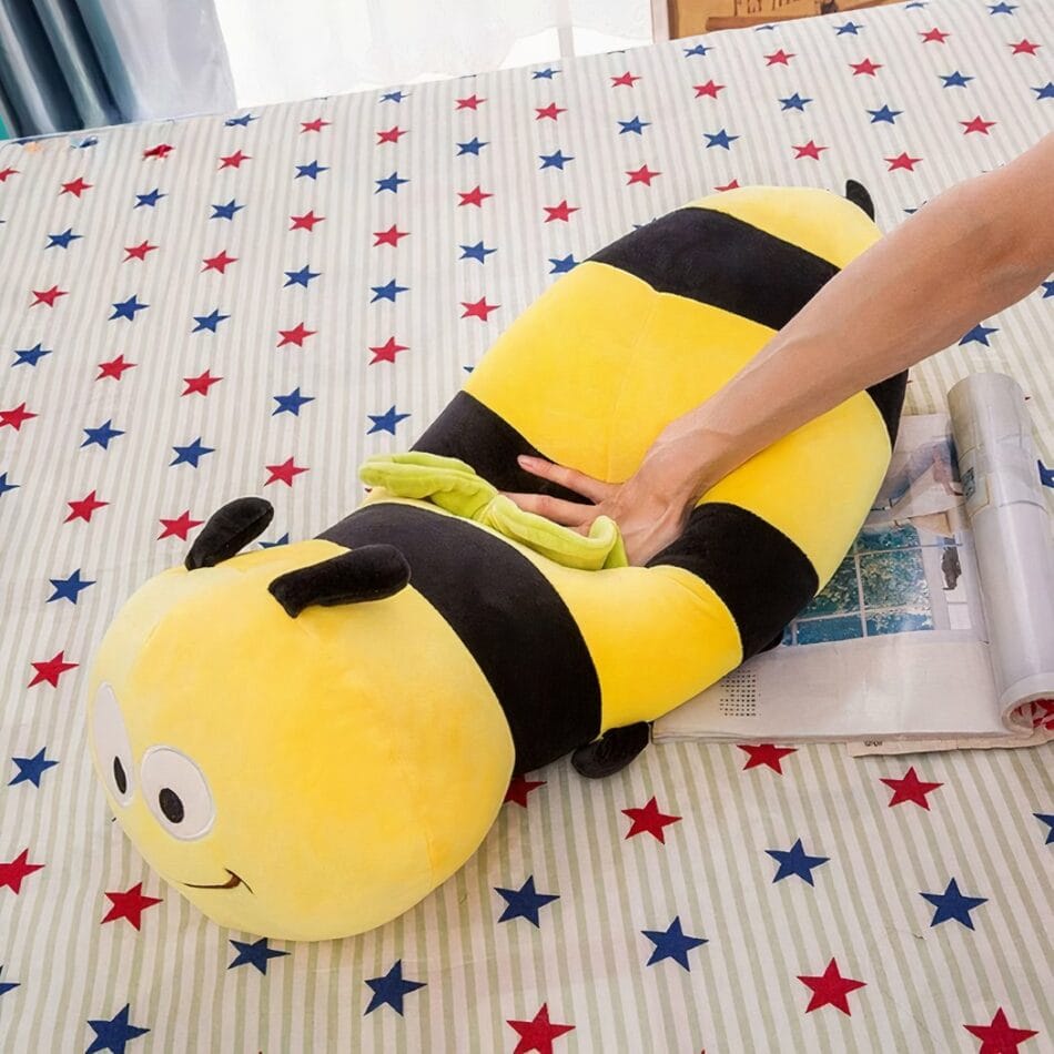 Grote Bijenkoningin Knuffel Met Reiskussen En Vleugels De Knuffel