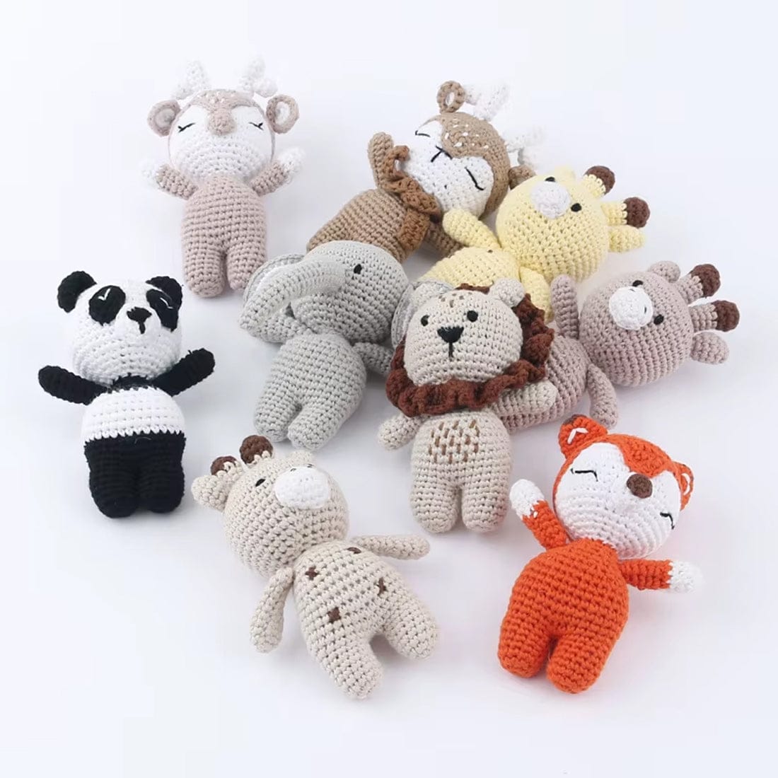 Handgemaakte Crochet beer met felrood hartje De Knuffel