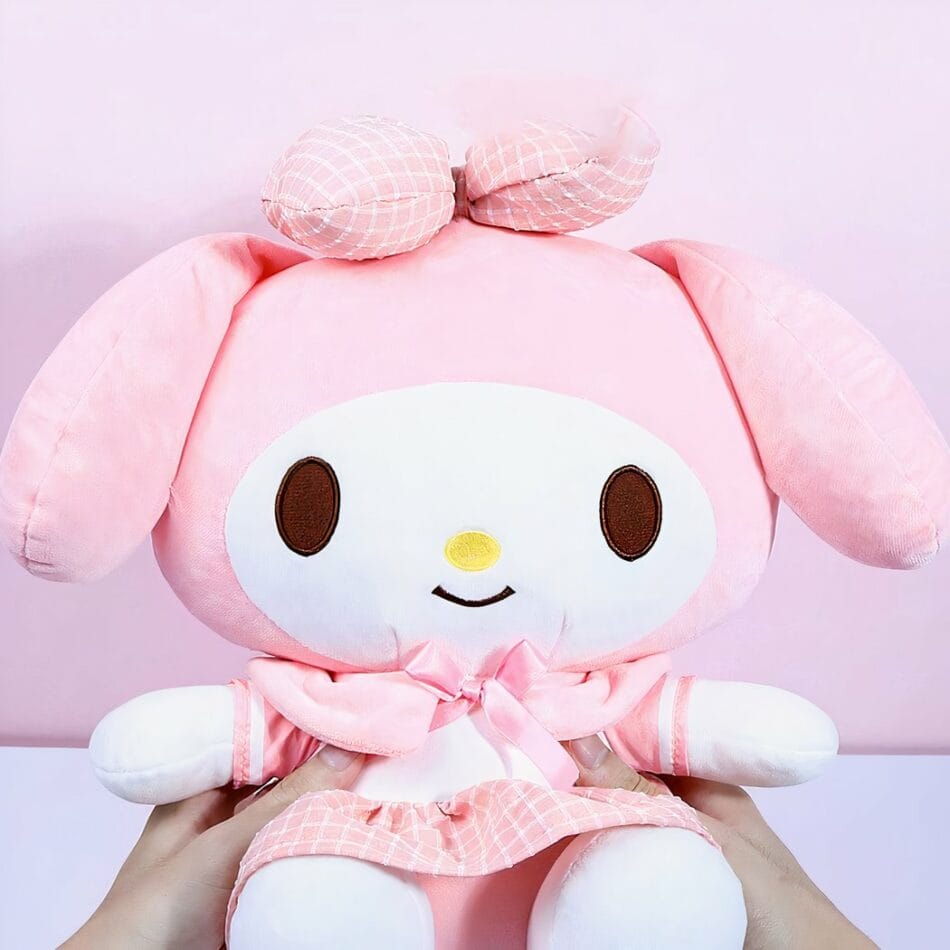 Hello Kitty Knuffel 33 cm in Roze en Blauwe Uniform De Knuffel