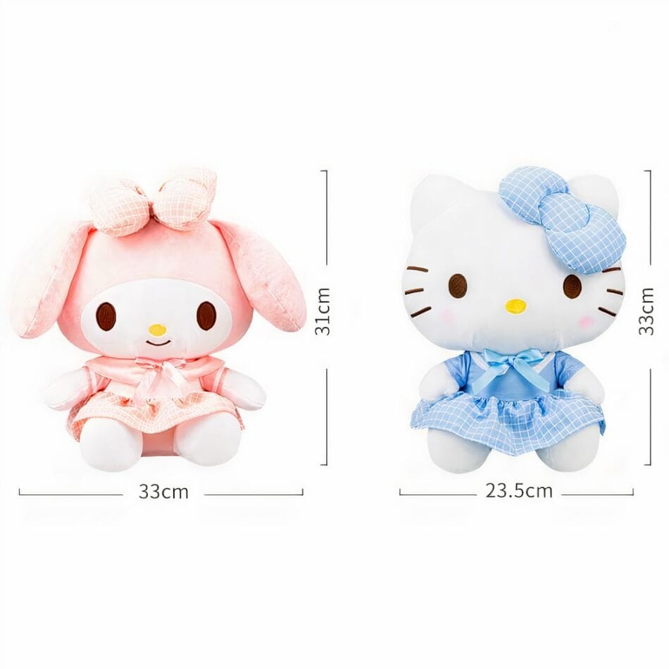 Hello Kitty Knuffel 33 cm in Roze en Blauwe Uniform De Knuffel