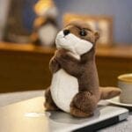 Kleine Knuffel Otter Biddend Zachte Vacht 19 cm De Knuffel