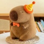 Knuffel Capibara Anniversaire met Feestelijk Hoedje voor Verjaardagen De Knuffel