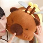 Knuffel Capybara 35 cm Verkleed als Bijenkostuum De Knuffel