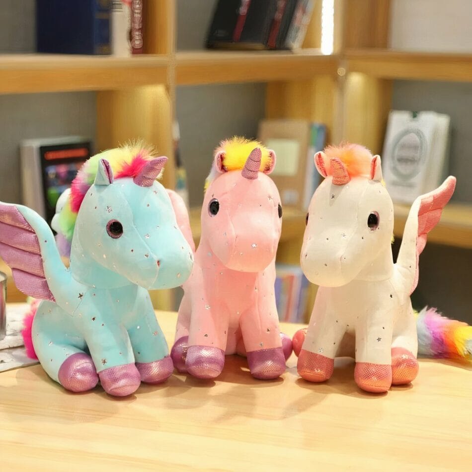 Knuffel Eenhoorn Met Glinsterende Vleugels En Regenboogmanen De Knuffel
