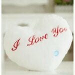 Knuffel Kussen Wit Pluche Met I Love You Geborduurd In Rood De Knuffel