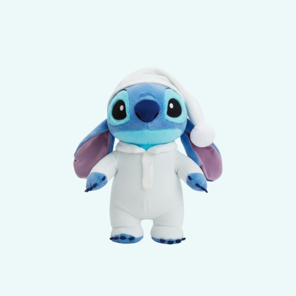 Knuffel Stitch in Pyjama met Wit Nachtbonnetje De Knuffel