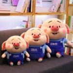 Knuffel Varken Gekleed in Bricoleur Outfit Zachte Knuffel De Knuffel
