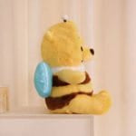 Knuffel Winnie de Pooh Met Bijenoutfit 50 cm De Knuffel