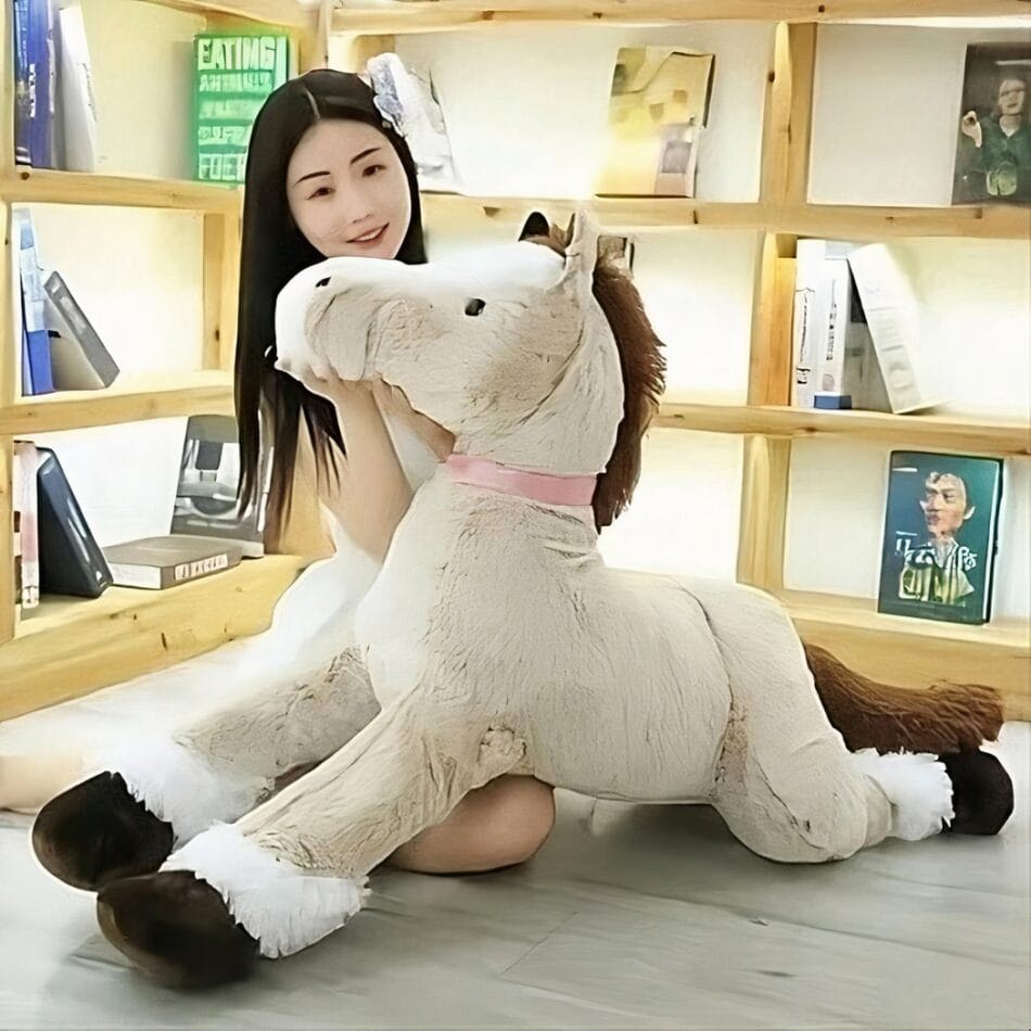 Knuffelpaard Bruin Wit 120 Centimeter Lang Met Gouden Hoefen De Knuffel