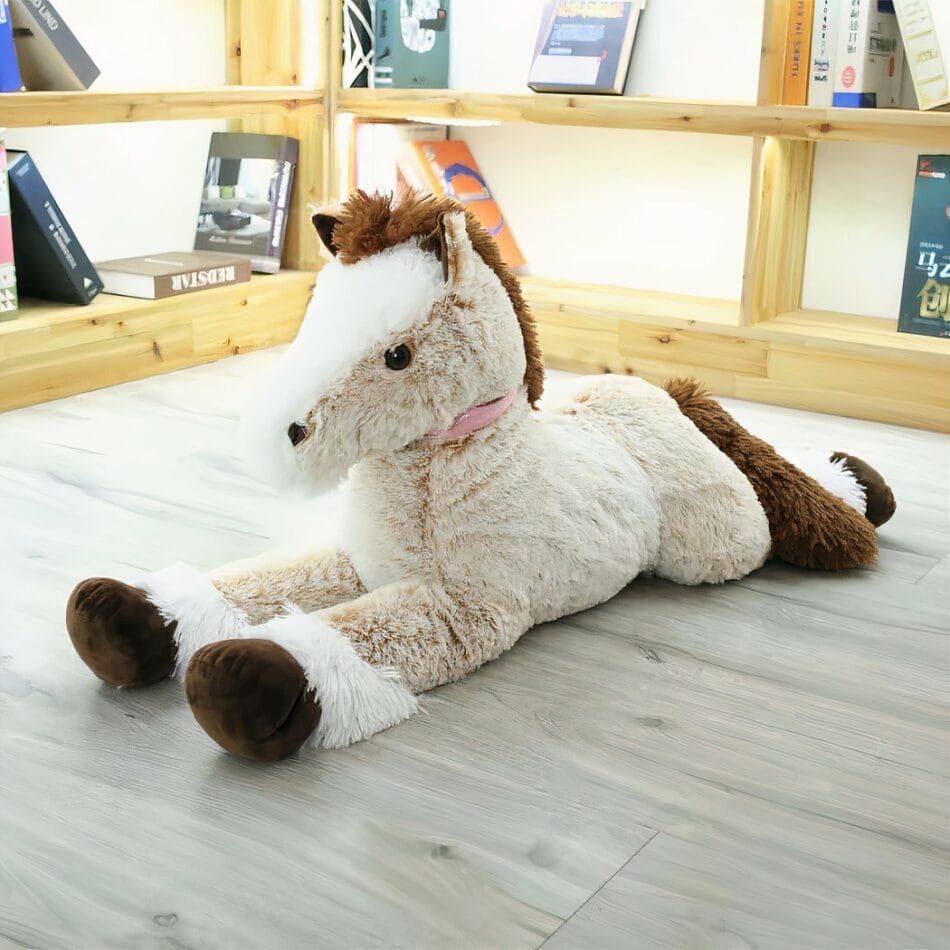 Knuffelpaard Bruin Wit 120 Centimeter Lang Met Gouden Hoefen De Knuffel