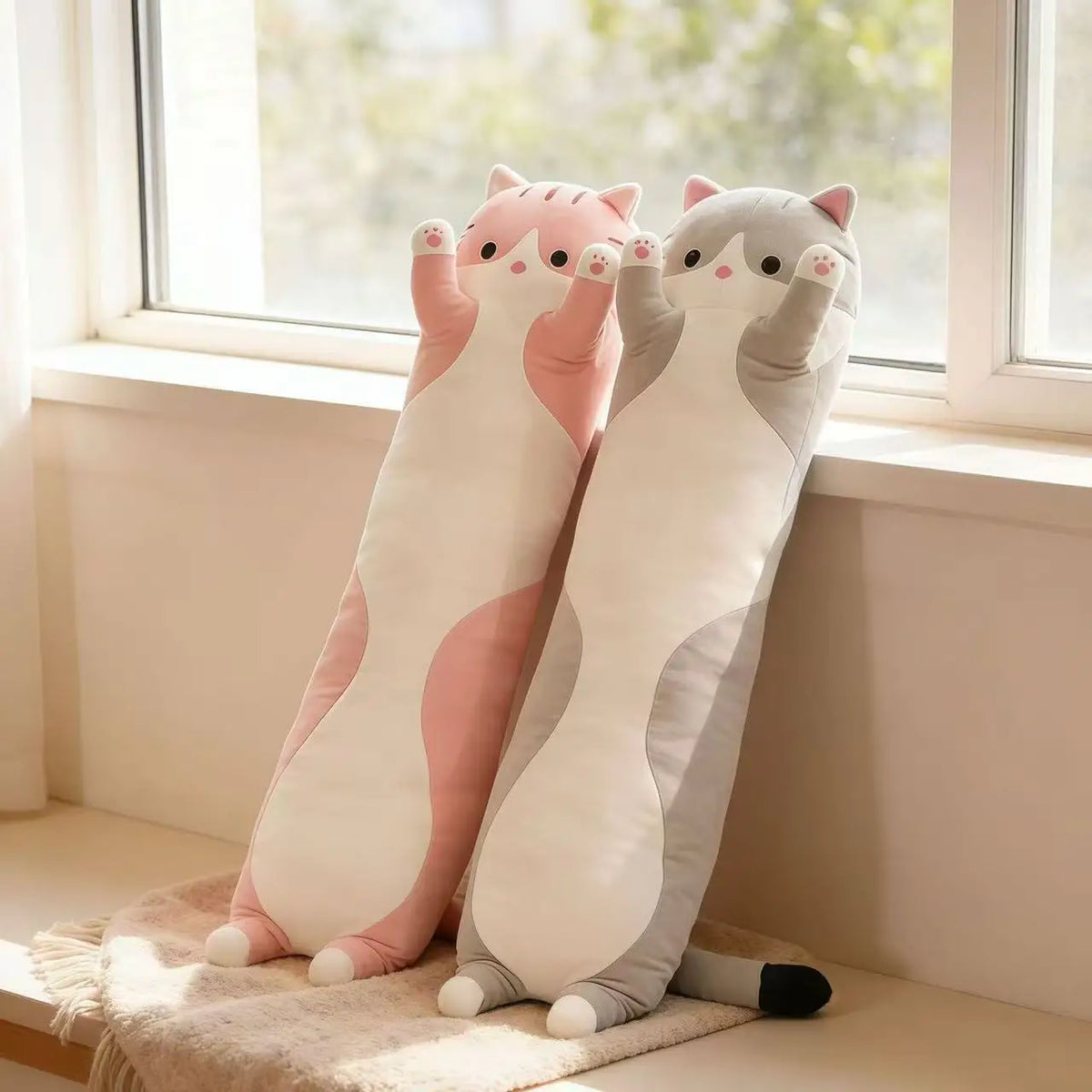 Lange Kat Knuffelkussen 50 of 70 cm | Poes in 4 Kleuren De Knuffel