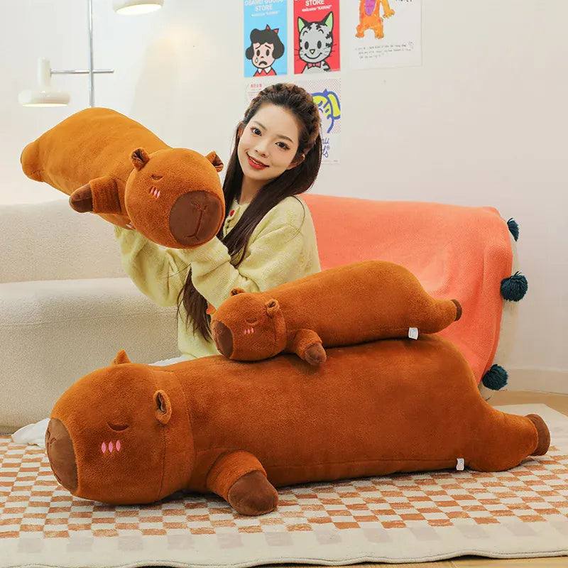 Liggende Capybara Knuffelkussen XXL | Pluche Kussen 60 tot 120 cm De Knuffel