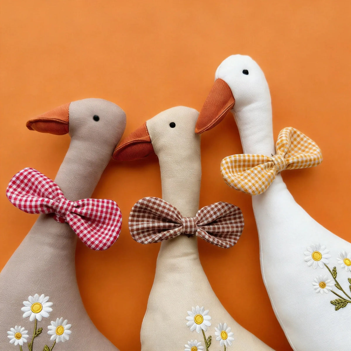 Linnen Gans Knuffel met Strikje | Handgemaakt in 3 Kleuren De Knuffel