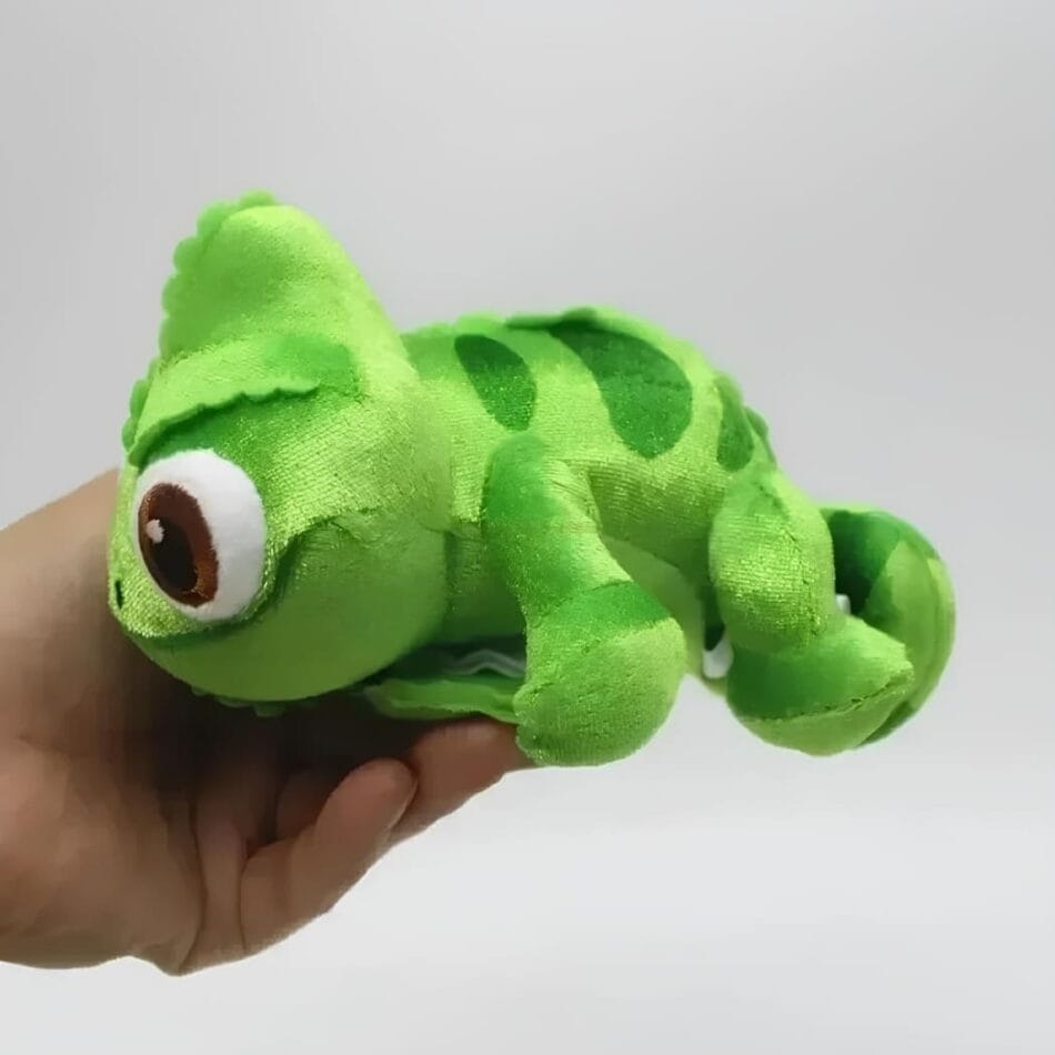 Pascal Knuffel Caméléon Raiponce Met Magnetisch Bevestigingssysteem De Knuffel