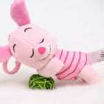 Roze Knuffel Porcinet Slapend Slaapknuffel Schaapje 13 cm De Knuffel
