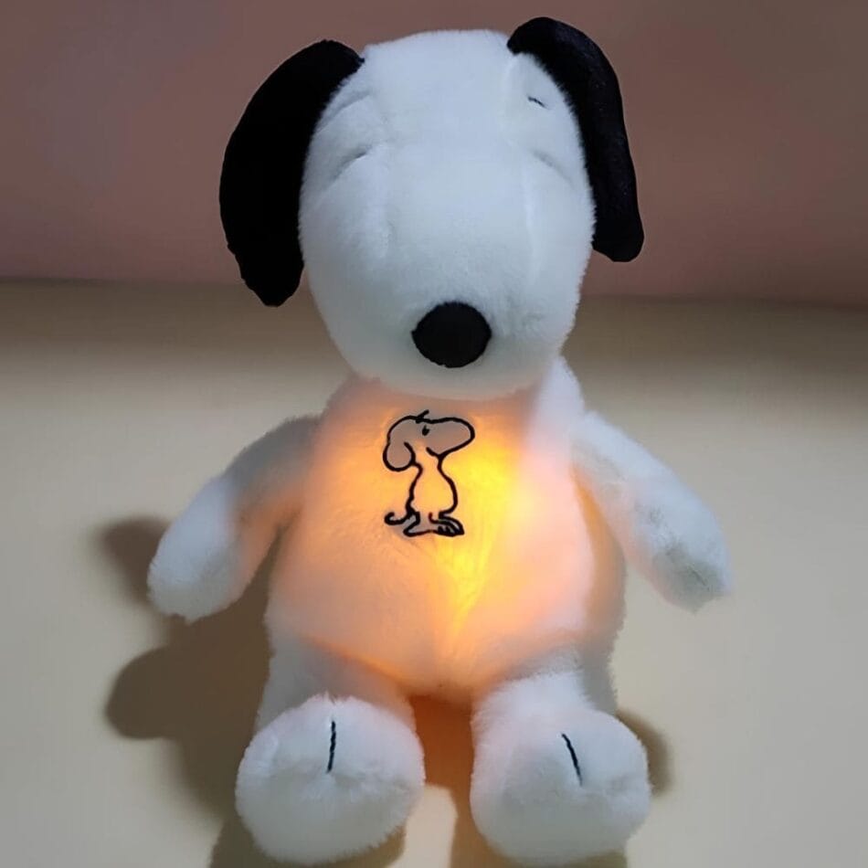 Snoopy Ademend Knuffel Met Nachtlampje En Rustig Licht De Knuffel