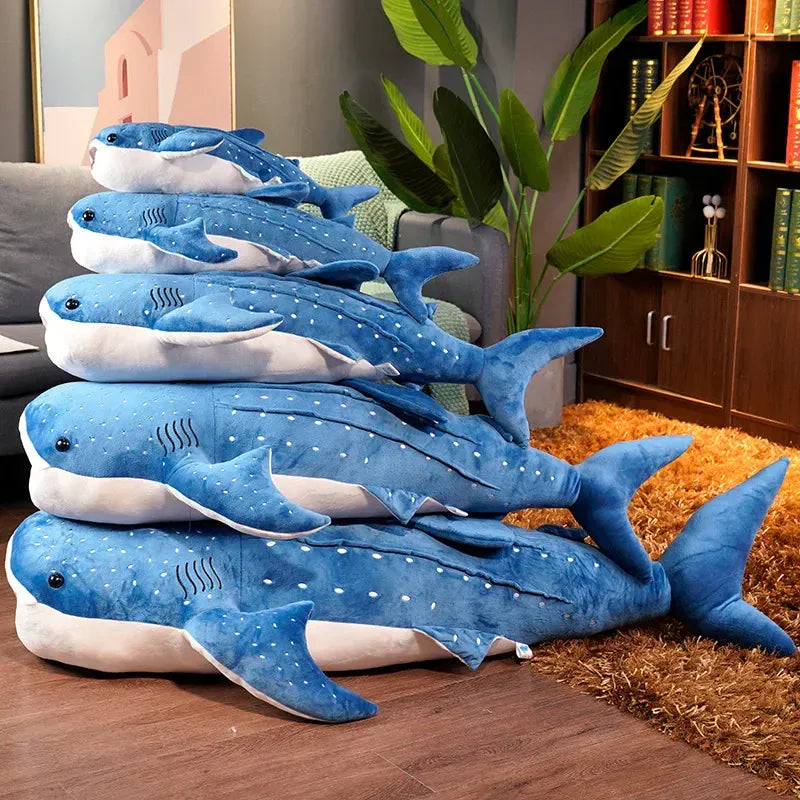Walvishaai Knuffel Lang Kussen | Blauw, Roze of Grijs De Knuffel