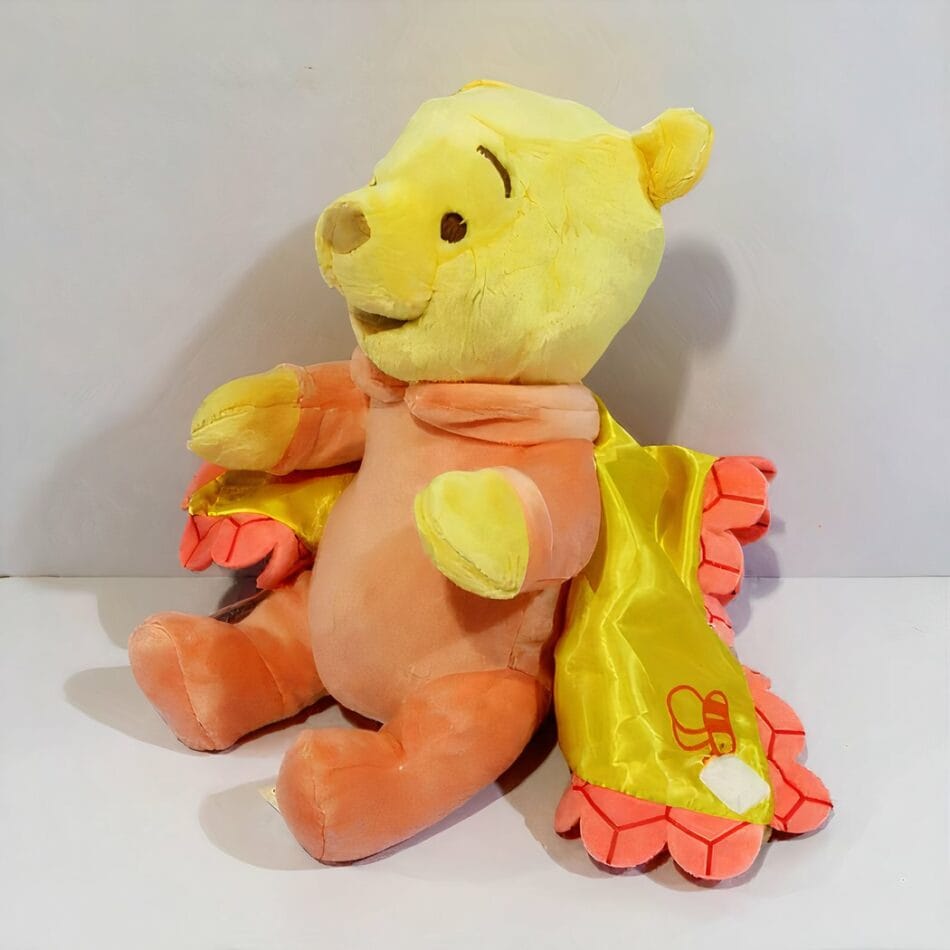 Winnie de Pooh Knuffel met Roze Deken en Jurkje De Knuffel