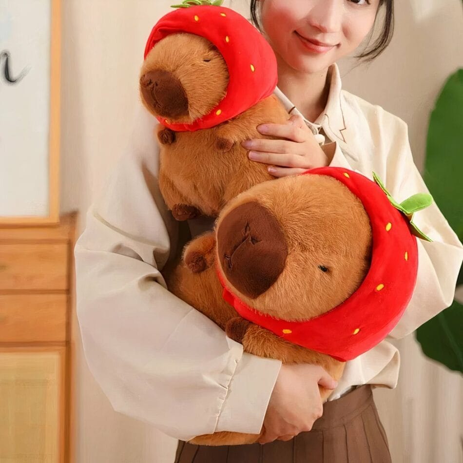 Zachte Capibara Knuffel Met Aardbeienhoed De Knuffel