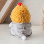 Zachte Knuffelkat Met Gele Cagoule en Hypoallergene Vezels De Knuffel