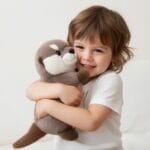 Zachte Staande Otter Knuffel Met Liefdevolle Blik De Knuffel